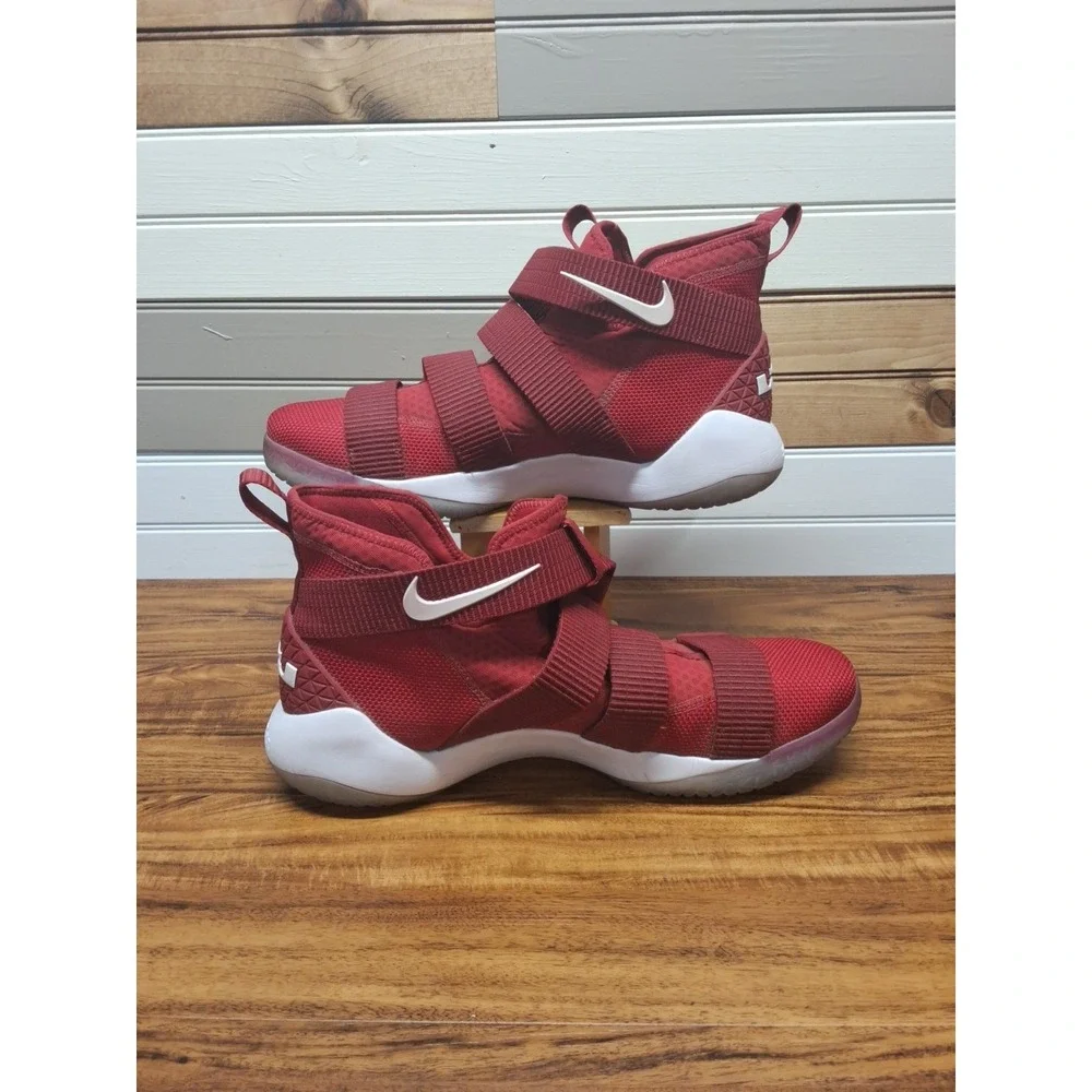 Nike Lebron Soldier XI 11 University‎ Red Men's Size 16.5 US 943155-603